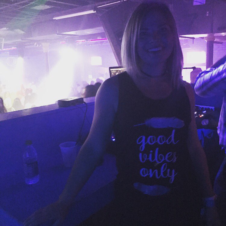HailzzV's tweet photo. Never Be forgot by Stuart Anson ft. Anna. Debut last night! #DJHailz #Goodvibesonly https://t.co/z8dIQjinNI