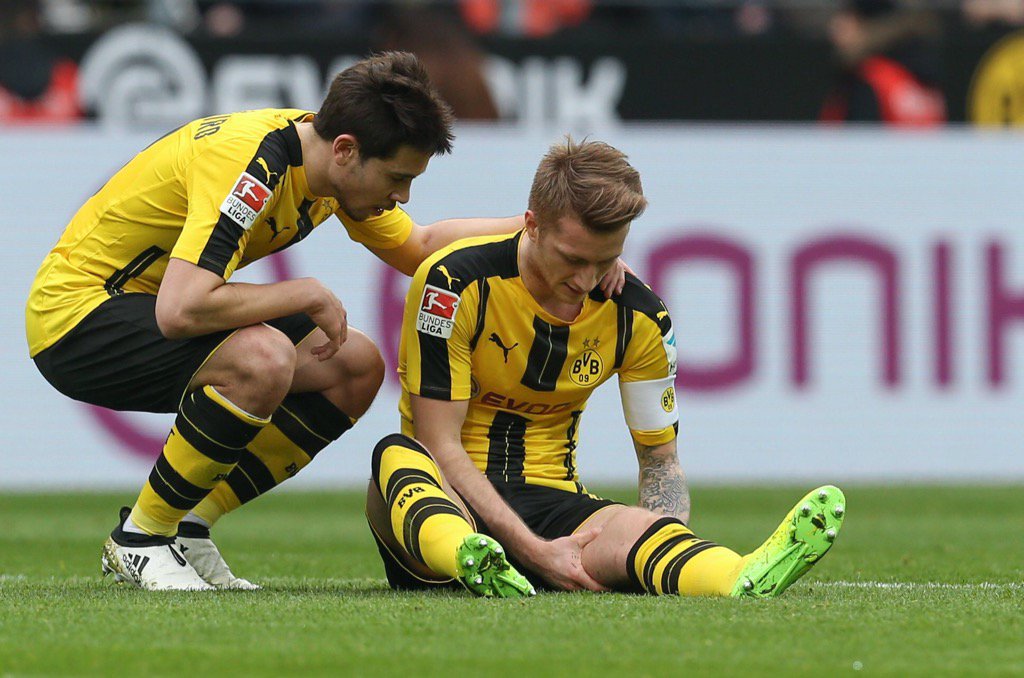 BBattmer's tweet photo. 19.09 #EchteLiebe #bvb
#getwellsoonMarco
✊🏼😳🐝💛⚽️😘✊🏼🐝💛☮ https://t.co/hP4XeATvIe