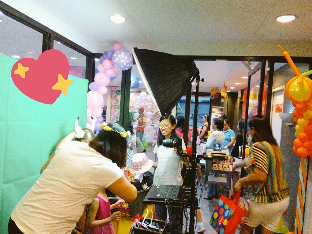 WackyGrinPH's tweet photo. #BeeHappy
#wackygrinphotobooth
#photobooth
#photoboothph https://t.co/JG2yoZLFnK