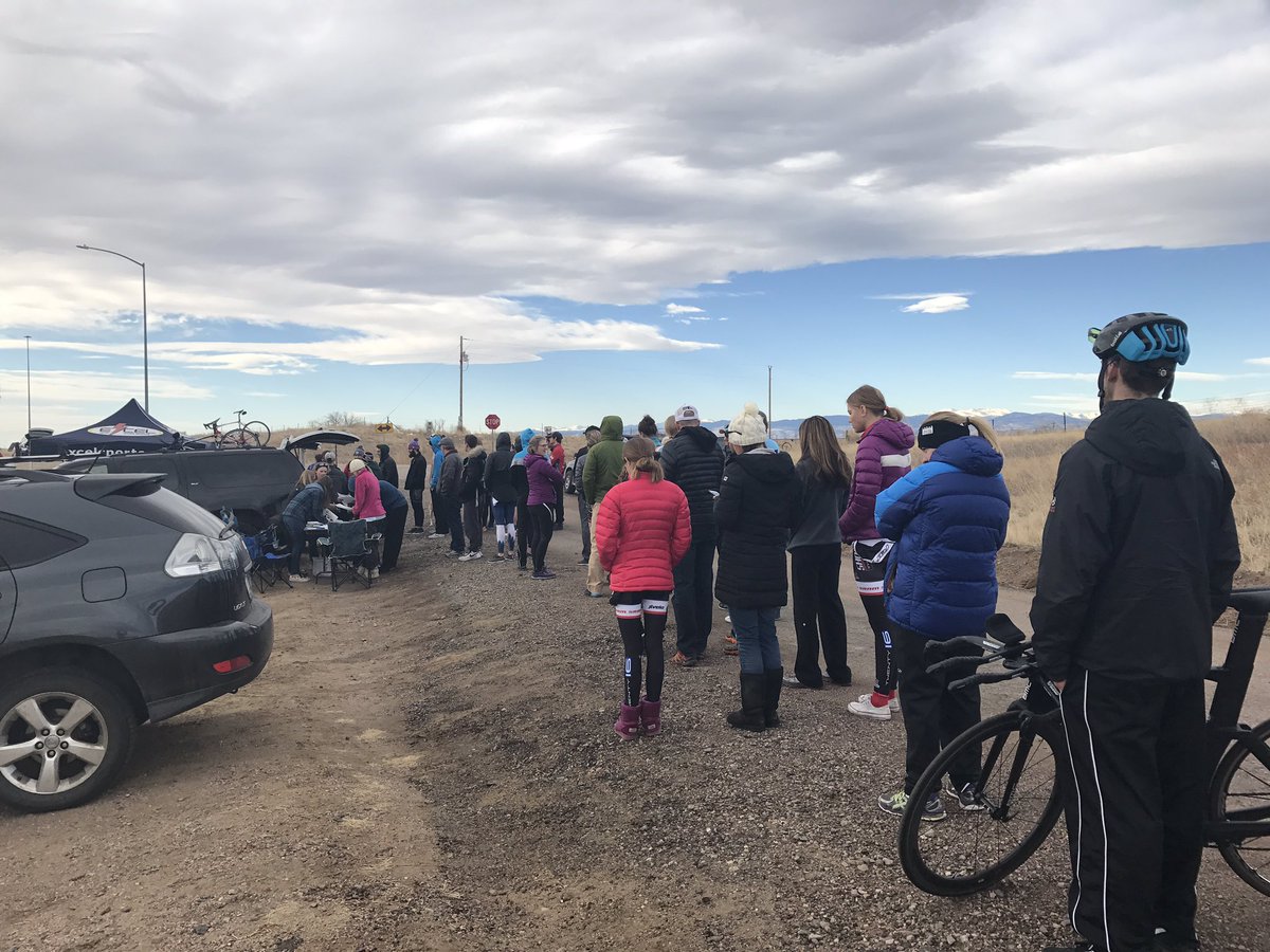 303Triathlon's tweet photo. The registration line looks long but is moving quickly here at #frostbite2017 #timetrial #chilly ... 32 degrees last check #wheresthesun https://t.co/j9AoEFtHOe