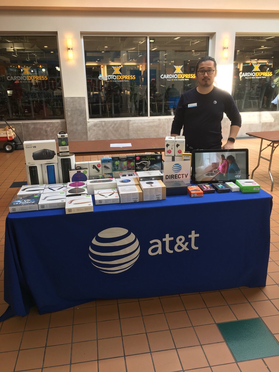storrsatt's tweet photo. Sehoon at the 2017 Home, Business &amp; Health Expo at the East Brook Mall. @ht1621 @keroninc #OurNe #teamstorrs https://t.co/vj0oeRdC6V