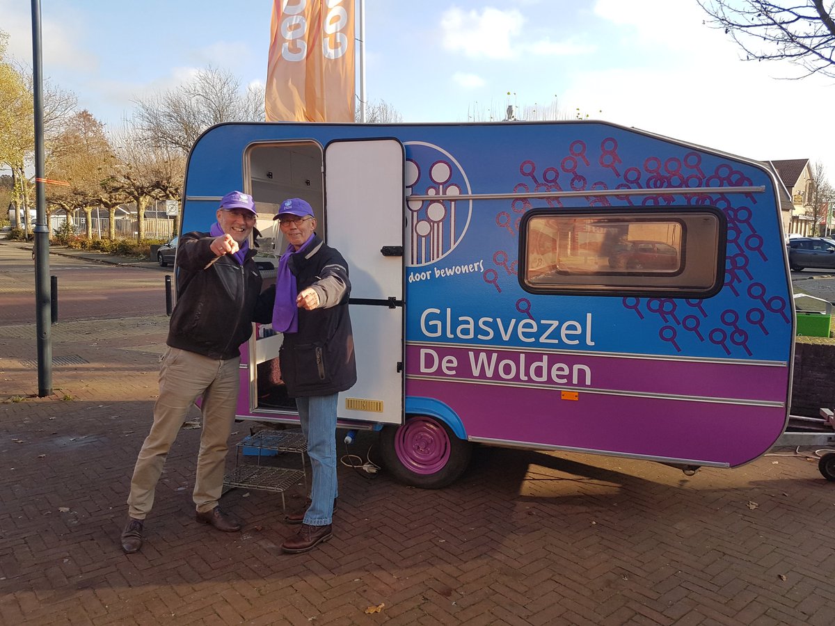 In De Wolden heeft <a href="/GlasvezelWolden/">Glasvezel de Wolden</a> iets bijzonders bedacht, een opvallende caravan met vrijwilligers die de bewoners informeren