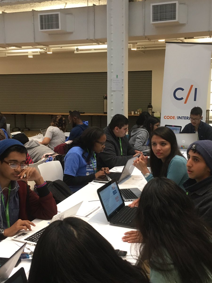 mrtomocon's tweet image. This is what @CollegeBoard @codeorg #APCSPrinciples looks like as a fun @facebook hackathon with @weareci kids &amp;amp; mentors! #CSforAll