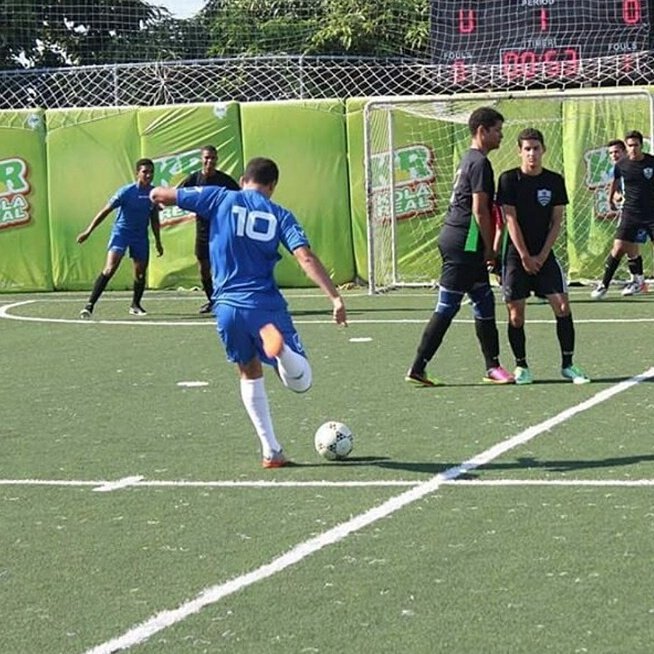 “Un día, alguien pateó la pelota directo al  tablero, tan duro, y se prendió y la gente que estábamos ahí empezamos a aplaudir”