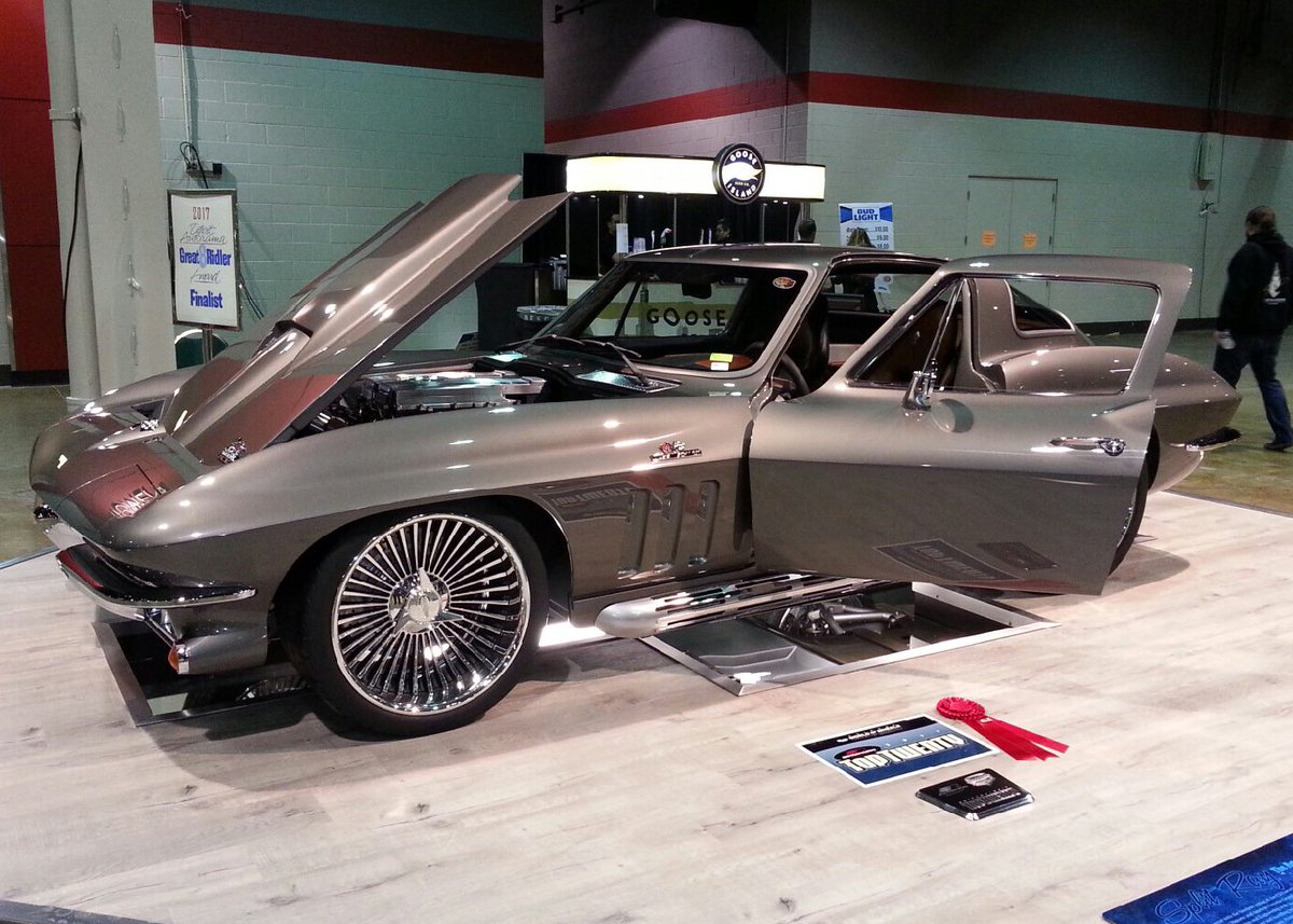brakeometer's tweet photo. #WorldOfWheels #Chicago #Classic #MusselCar #BrakeOMeter #Rosemont https://t.co/311yKDeFO2