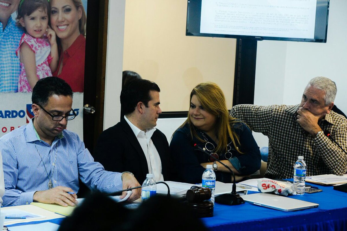 Jenniffer's tweet photo. En la reunión del Directorio del @pnp_pr . https://t.co/7DDuHB0lq5