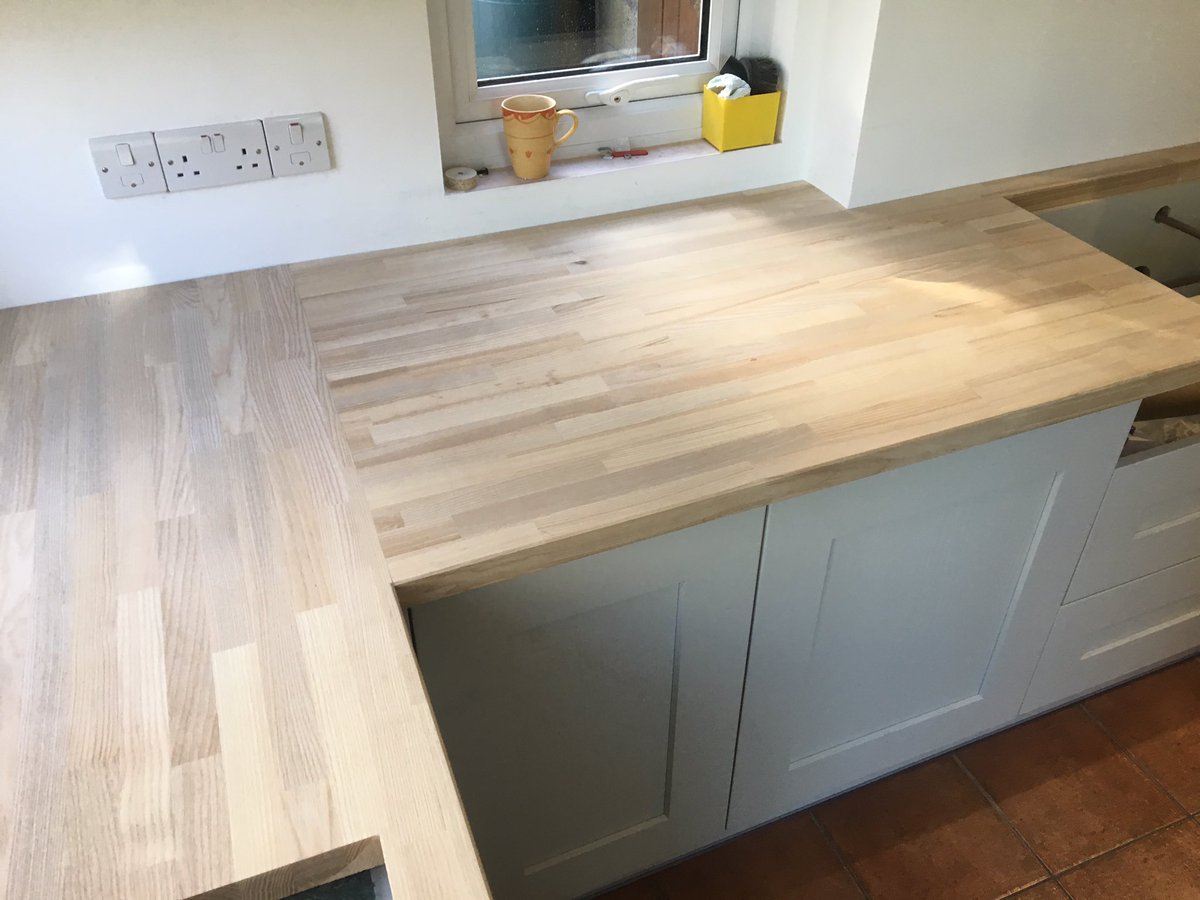 Carpentryplus's tweet photo. #carpentryplus https://t.co/Okcu7T4n6H worktop install only to customers requirements. 40mm ash scribed tight! #notiles #noupstands https://t.co/hO1Y4MGk9r