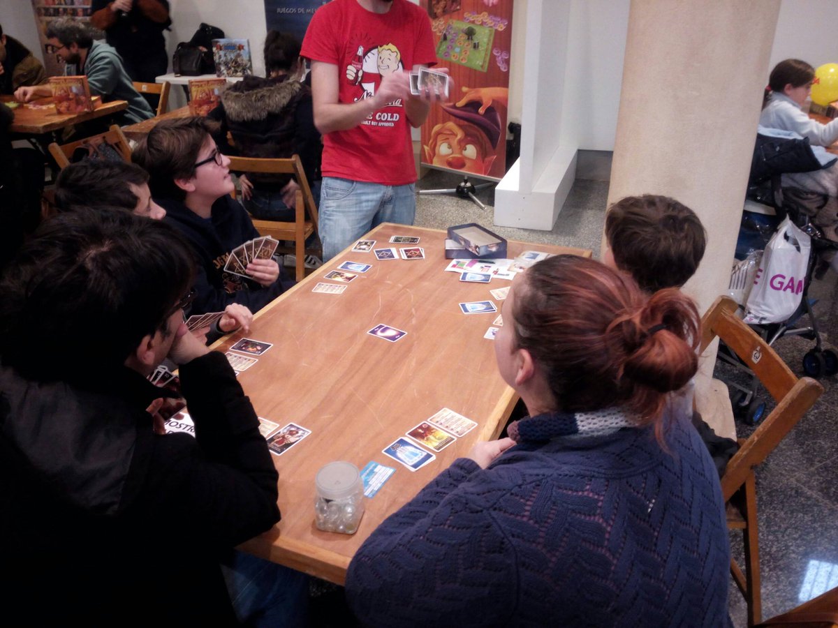 Demostrando el Arcanya de <a href="/HolocubiertaJdM/">Holocubierta JdM</a>