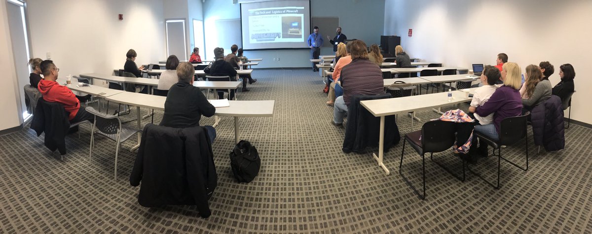 andizguy's tweet photo. Learning @Minecraft from the best teachers... 4th graders! @mwmedvinsky @OUSEHS #edtech #ThisIsOU https://t.co/KcltDnZ8hu
