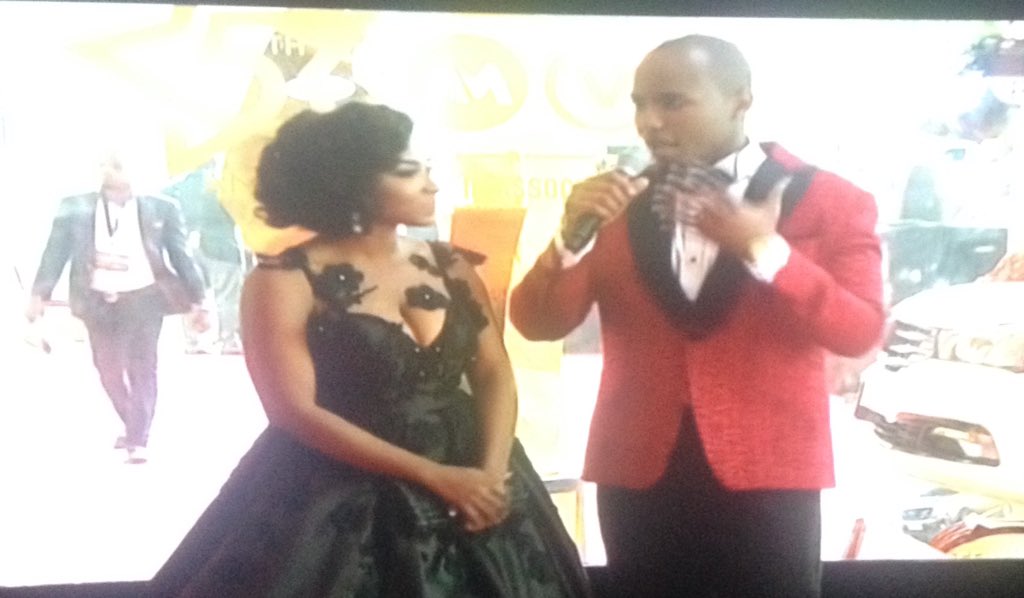 lexzymora's tweet photo. @MegOtanwa @YourViewTVC @SPICETVAFRICA Amazing Meg @ AMVCA '017...My Vanity #SlayPrincess #ClassicBlack #BlackPearls https://t.co/9dwMpLD3cQ