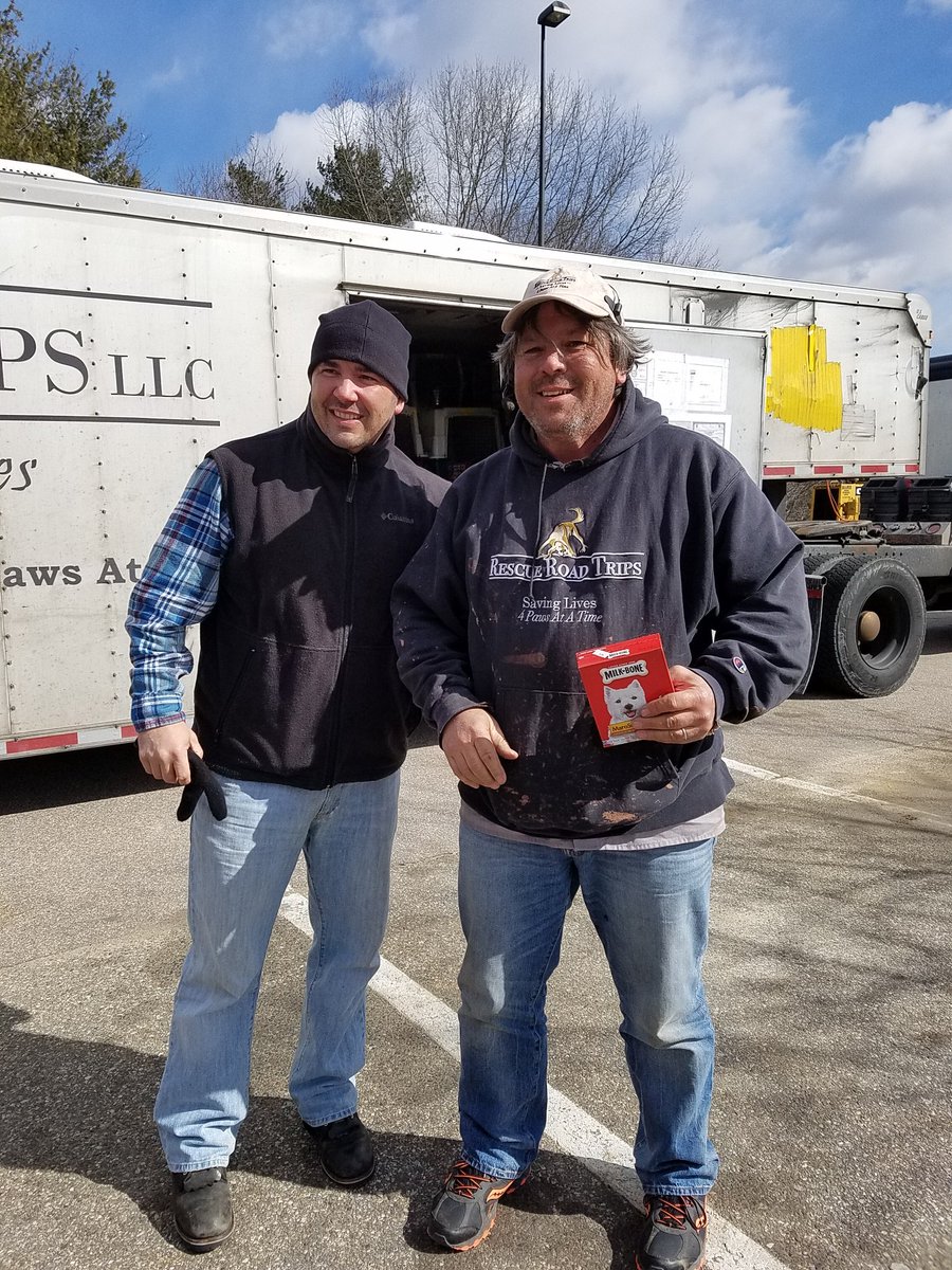AnnBrookesCT's tweet photo. A warm welcome to #LisbonCT by @skulczyck45th for #GregMahle + @RescueRoadTrips today!
#rescuedogs https://t.co/H0yYTBXBQm