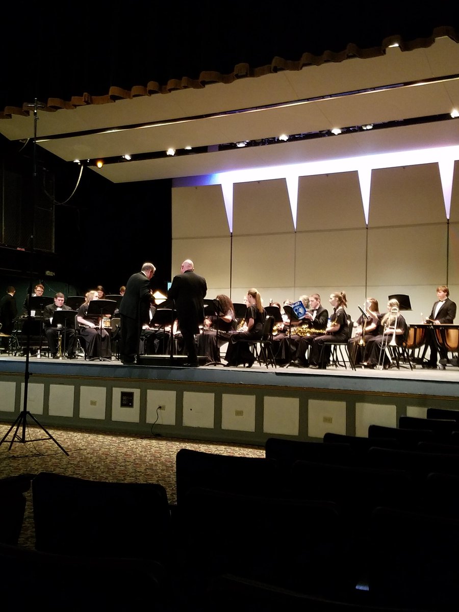 VandySchools's tweet photo. The high school band is ready! https://t.co/wC5T5l76wB