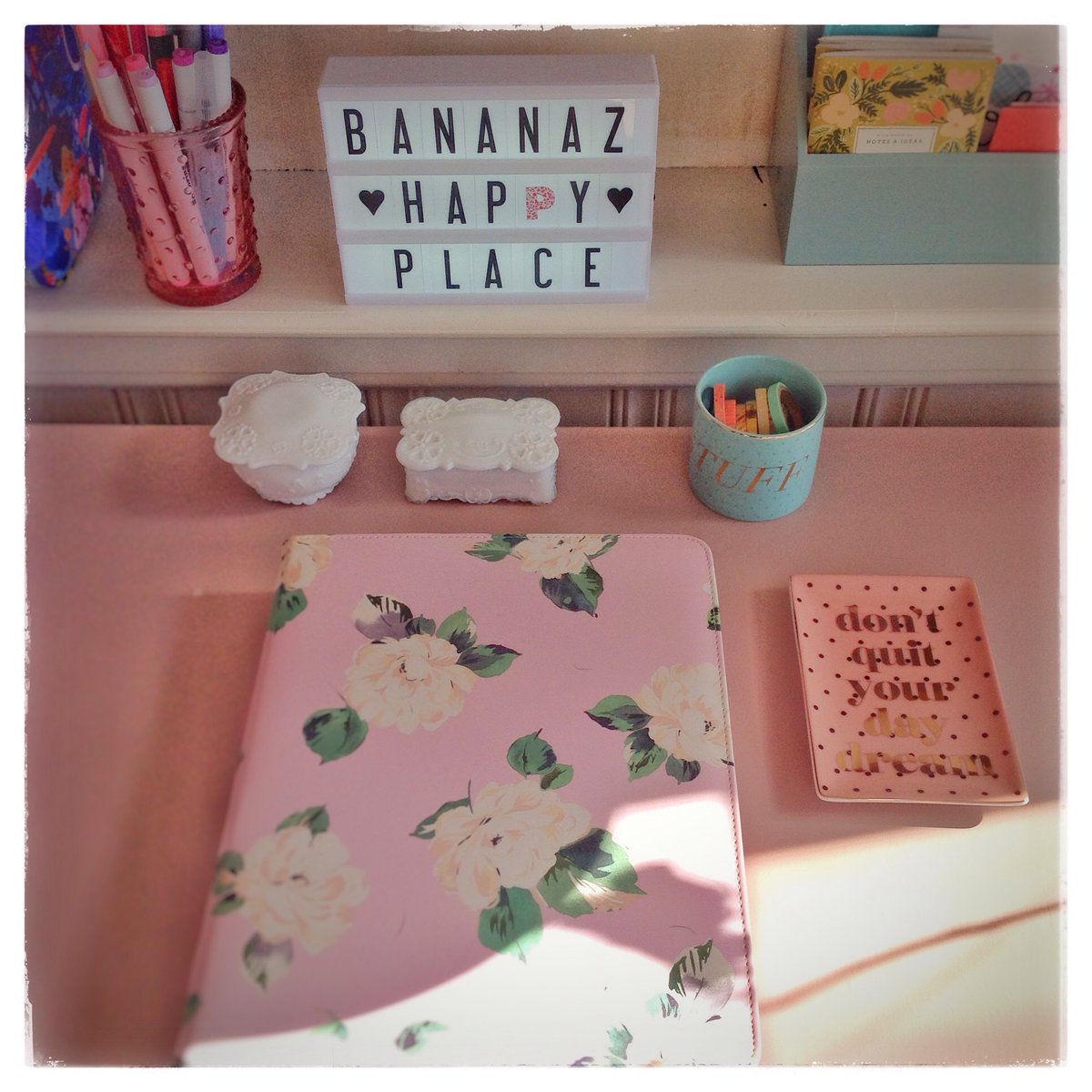 76Bananaz's tweet photo. #planneraddict #plannergirl #Plannerspace #rosannaInc #happyplanner #riflepaperco #quotesoftheday https://t.co/nVzC7PcvZk