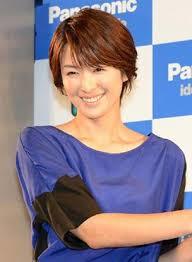 吉瀬美智子の髪型 40代のショートヘアの手本 芸能人の髪型研究室 30代 40代