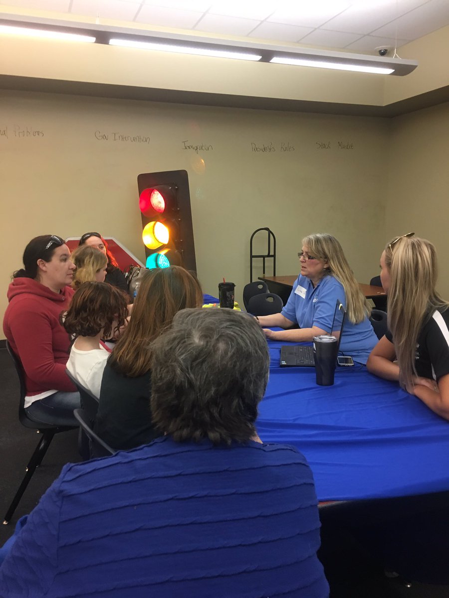 LPStheadvance's tweet photo. Women in Engineering Breakfast--thanks mentors, moms and girls! #lpsleads @the53DAS @LN_SWEnext https://t.co/9hnckJOBT9