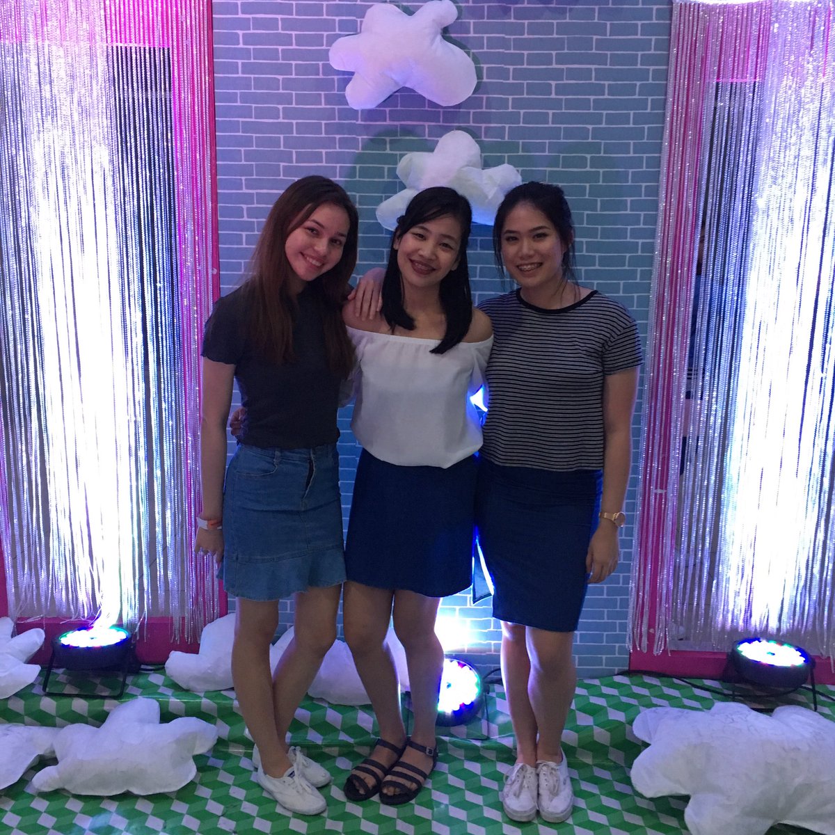 daiselkunard's tweet photo. CAMP Night ✨ #STELLAR2017 https://t.co/F2zmgZ2jm7