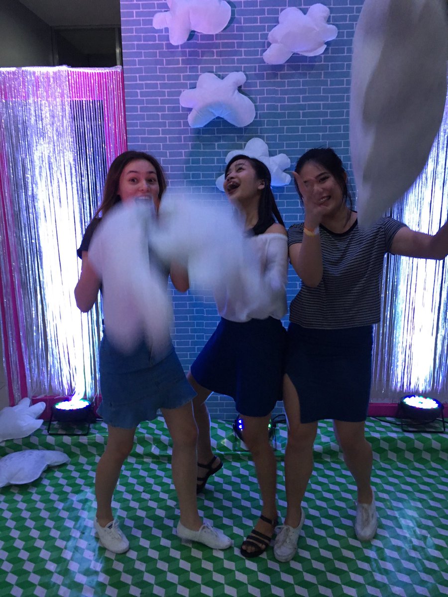 daiselkunard's tweet photo. CAMP Night ✨ #STELLAR2017 https://t.co/F2zmgZ2jm7