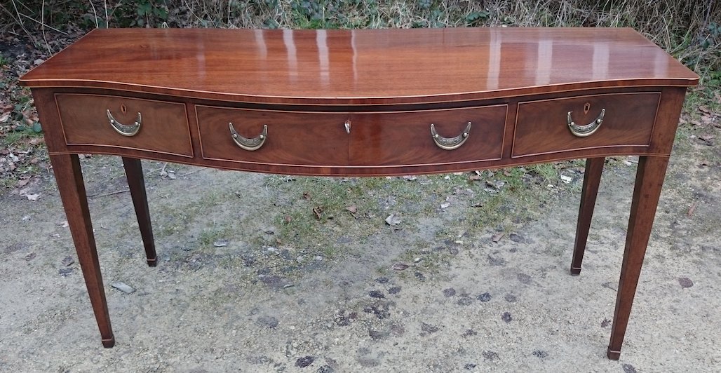 HaresAntiques's tweet image. #Antique #antiques #servingtable #sideboard #antiquesideboard #mahogany #antiquemahogany #Georgian #18thcentury circa 1790 £5,800 (69&quot; wide)