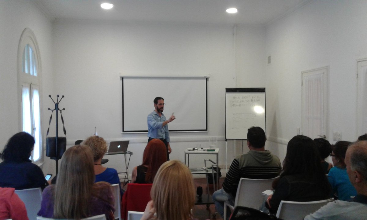francolorio's tweet photo. @radiosentidos #Tallercapacitacion #multimedia #Radio #TV @AyudemosAyudar0 https://t.co/VPWnJmjwIL