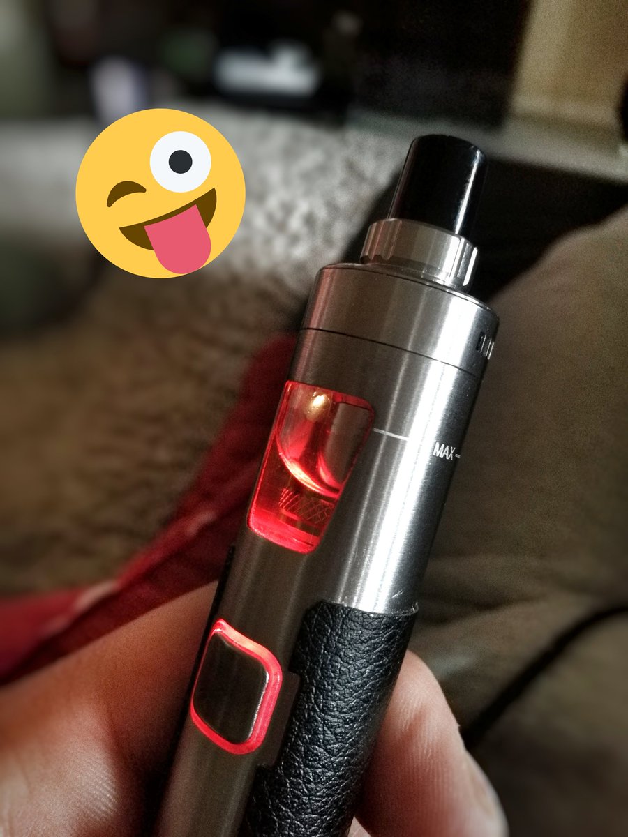 EgFoxDesign's tweet photo. CANAPÉ 🛋 #vape  👍 #EgoAioPro Stickers #unimax25 😜 https://t.co/l9h1fM624b