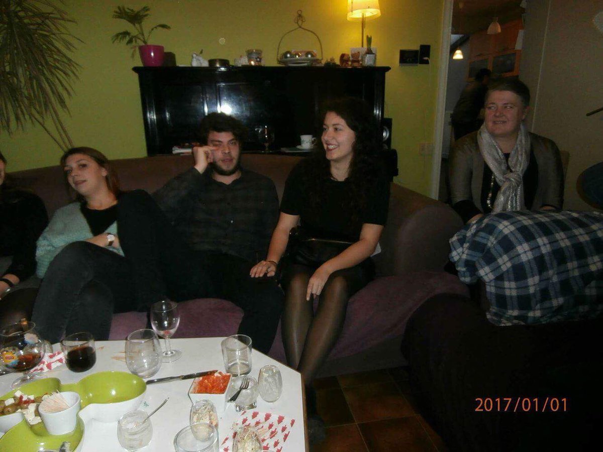 lisavanmol's tweet photo. Throwback naar nieuwjaar met de meest flatterende familie aller tijden #Verbeeck https://t.co/WNq7RaJIbf