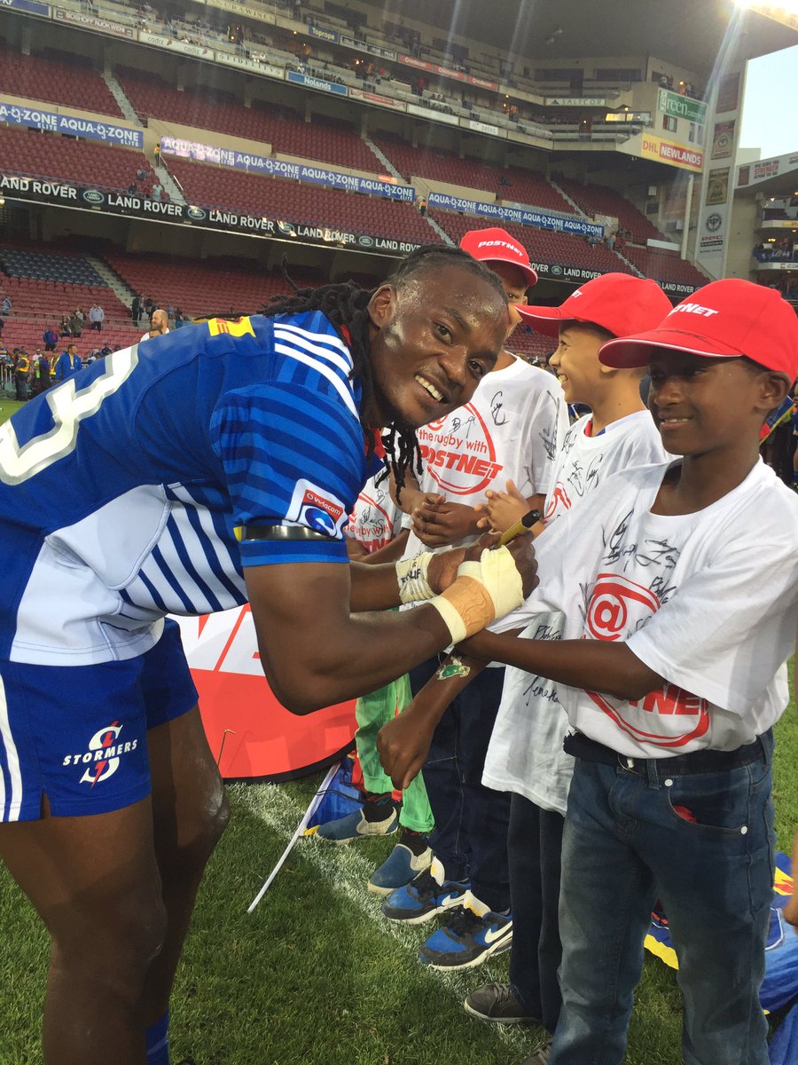 ClubNewlands's tweet photo. The @PostNet kids from Paarl receiving some signatures from their favourite @THESTORMERS heroes! #insidetheaction https://t.co/qYoN6P2omH