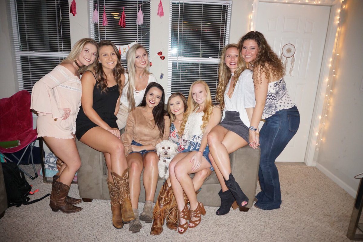 ⋆ kaylee ⋆ tweet media