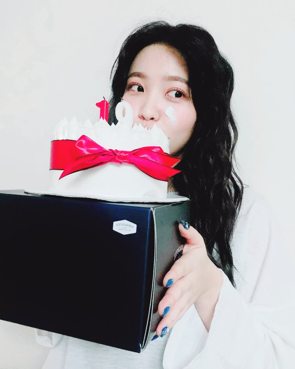 dear_joy_b's tweet photo. 너로 존재하기 위해 태어난 날

#HappyYeriDay 💜 https://t.co/63NaJeMc0D