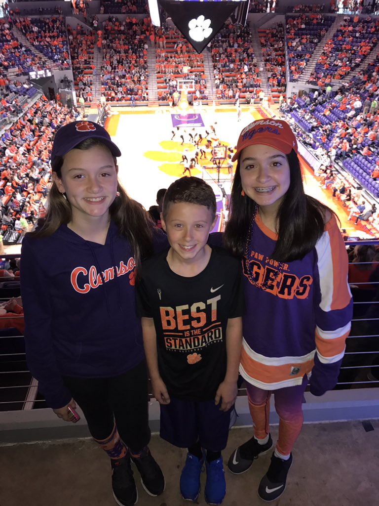 AnnieCotugno's tweet photo. Go Tigers!!! #TigerWellFans https://t.co/CErF0ennsb