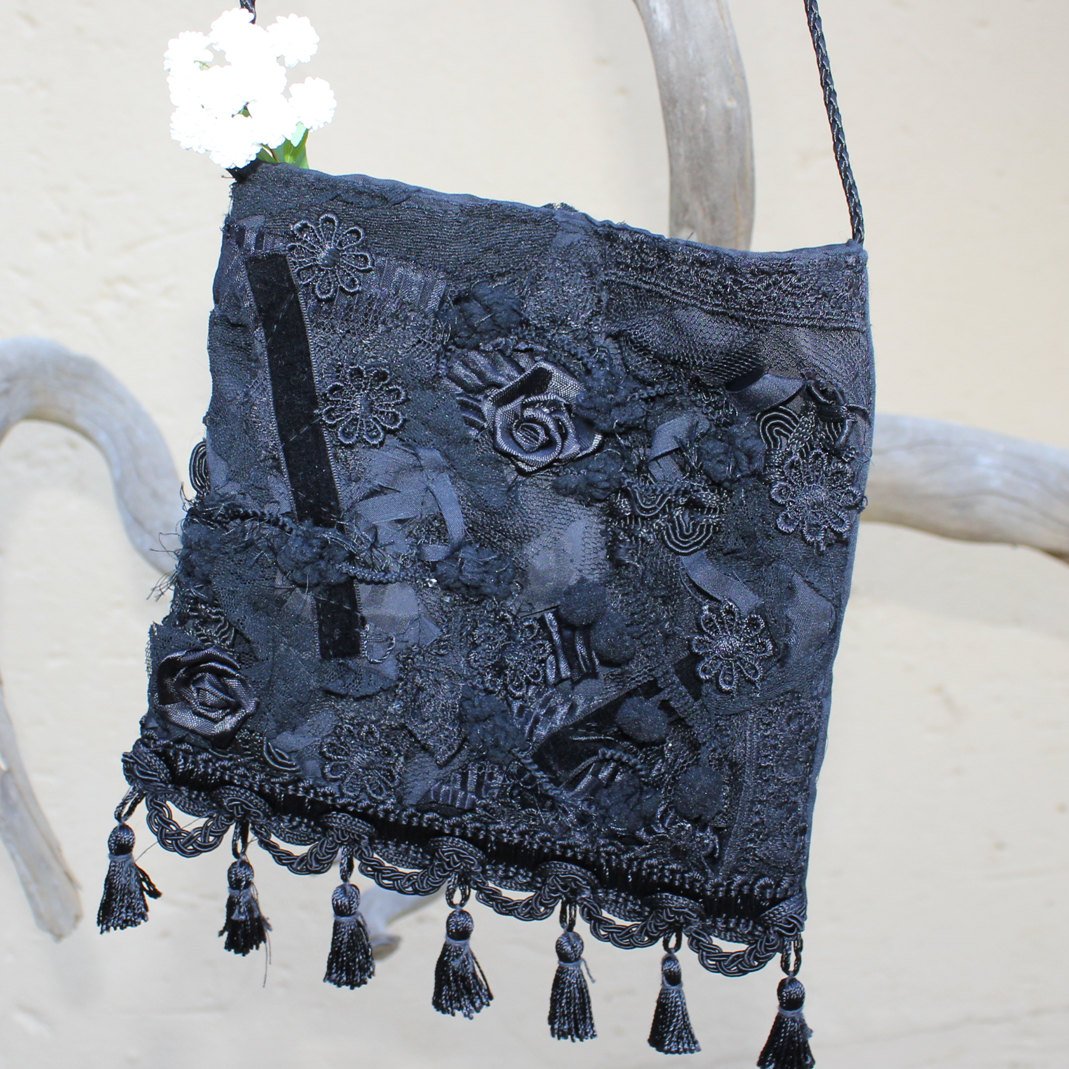 kennainafrica's tweet photo. Black purse , Small bag , Pouch , Evening bag , Ladies purse , Te… https://t.co/tScguwRG6J #MyNewTag #LittleBlackBag https://t.co/j7NTlhv2CF