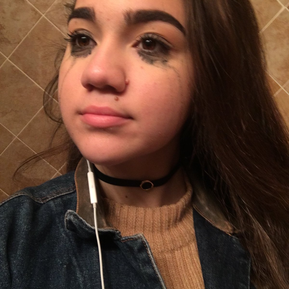 CuddleMeEd's tweet image. "How do you like Ed's new album?"