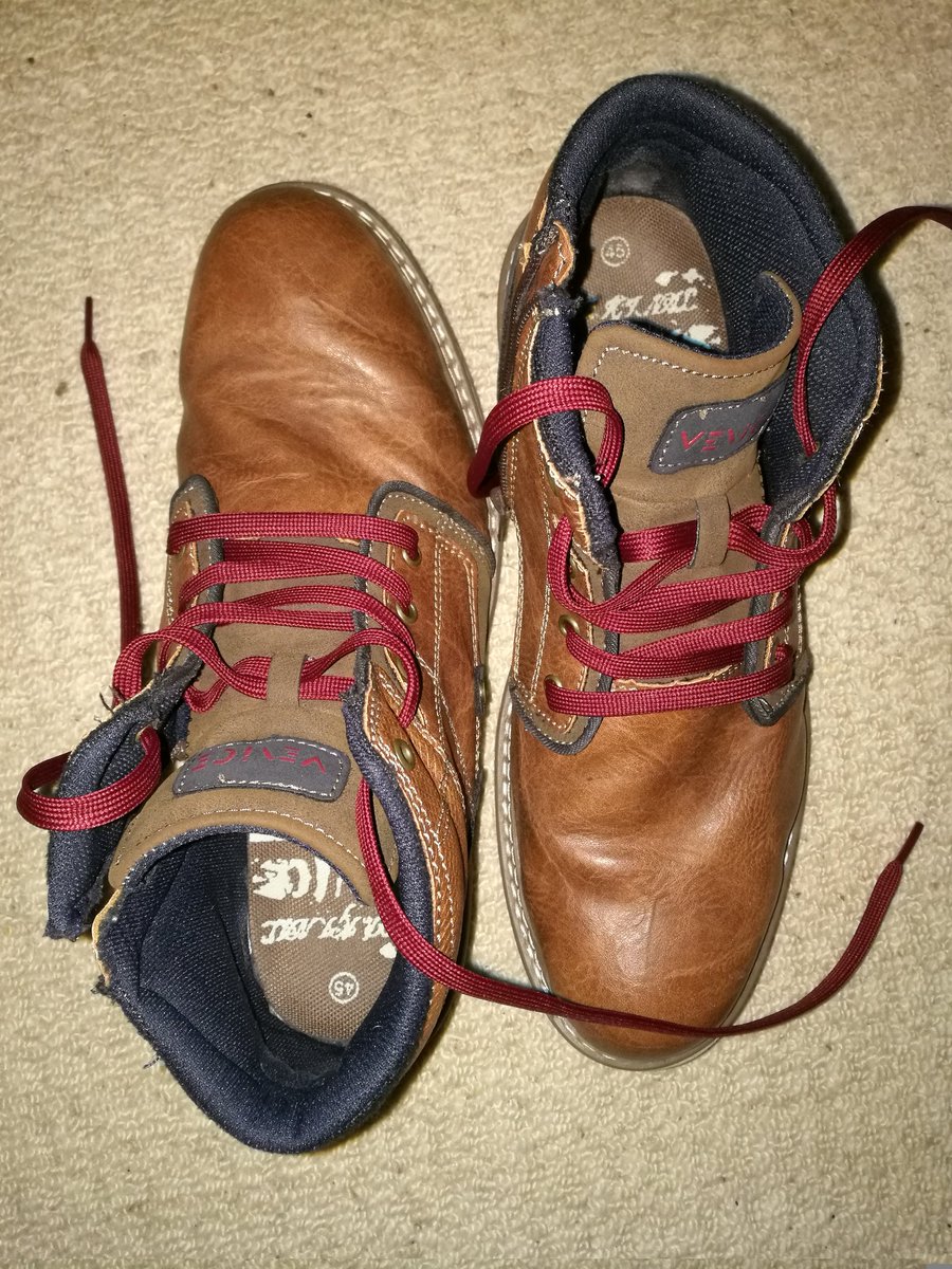 xmjox's tweet photo. Thanks @BigLaces for my sweet new laces to match my boots! https://t.co/JkkC8Jnoqr