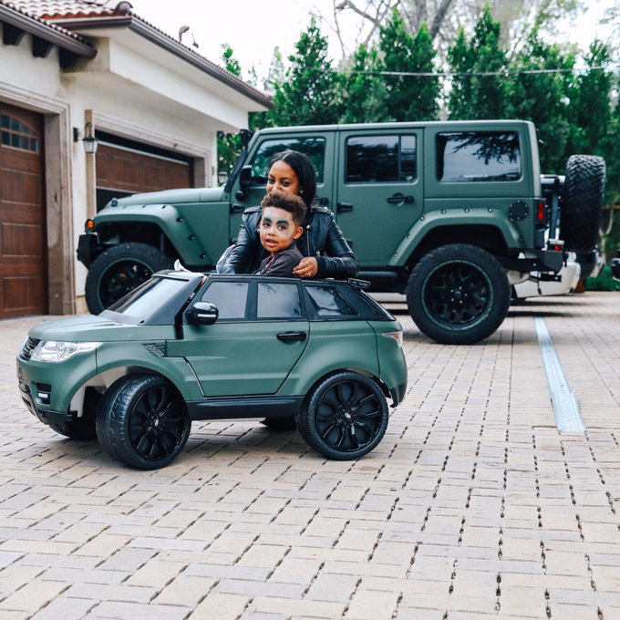 Thank you @TEAMROADSTARR for my new Army green wrap and Sebastian's new matching car! ???❤ https://t