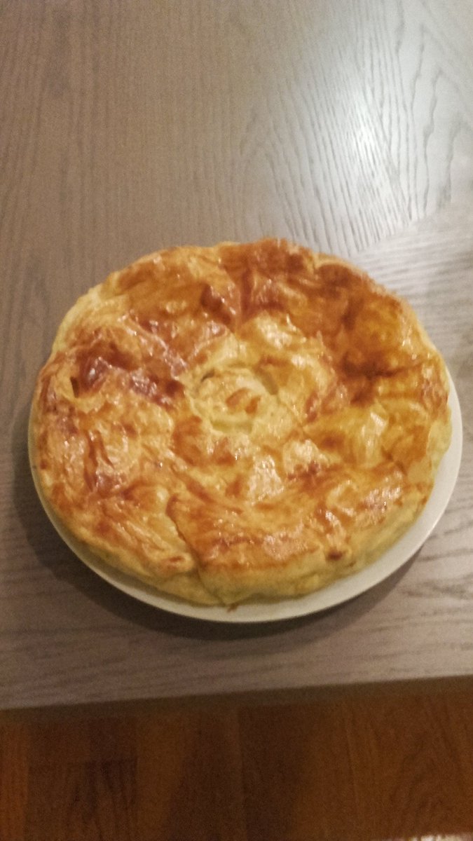 JeromeRevillier's tweet image. Ce soir retour aux sources bourboniennes avec le pâté aux pommes de terre ! 
#repasleger
#pateauxpatates
Bon appétit ! #modeweekend