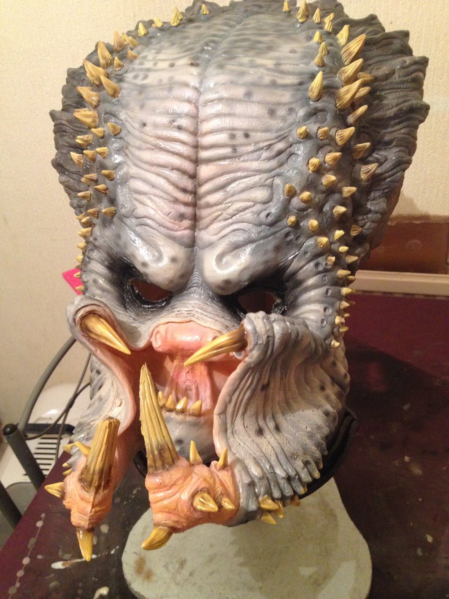 JamesHowgatefx's tweet photo. Elder Predator Mask coming on nicely. https://t.co/Ttye85U6jQ