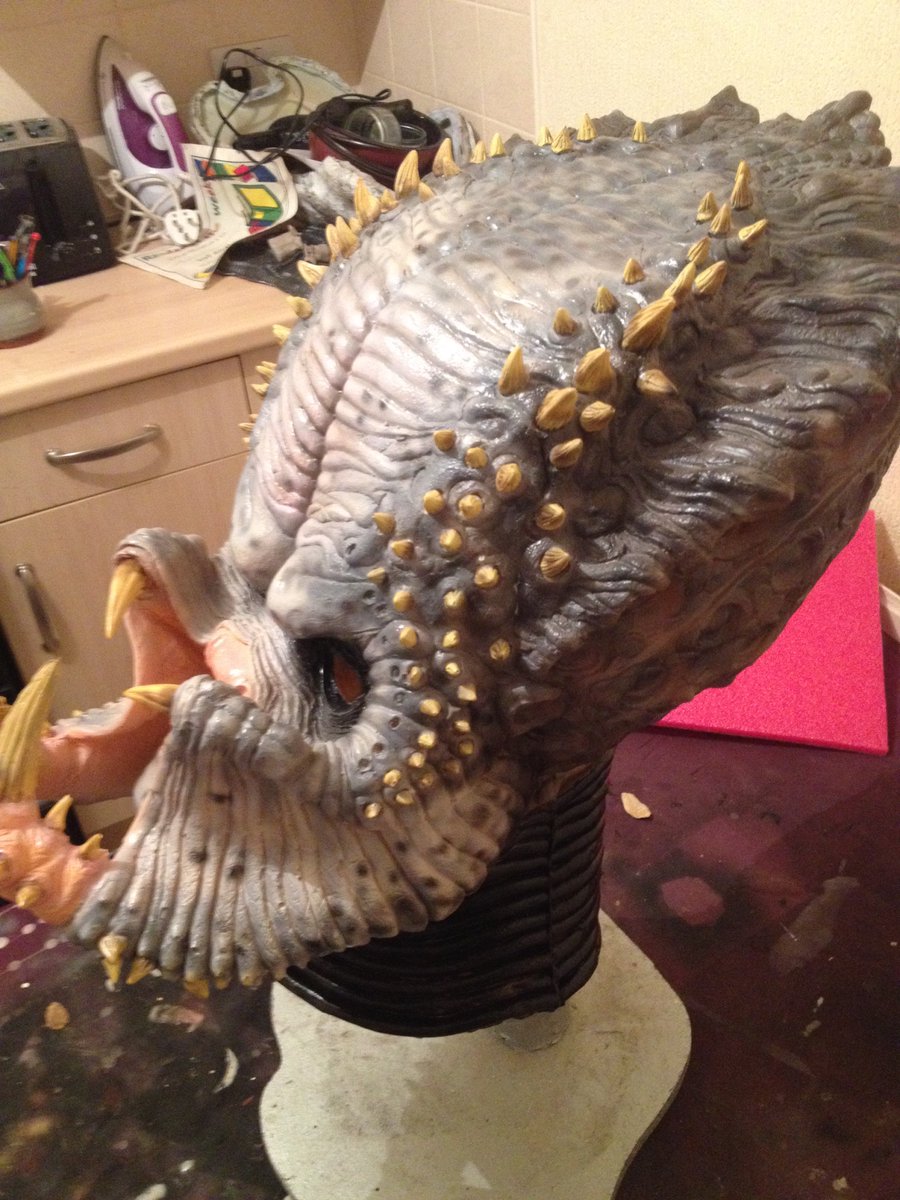 JamesHowgatefx's tweet photo. Elder Predator Mask coming on nicely. https://t.co/Ttye85U6jQ
