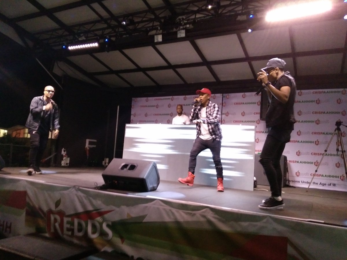 ReddsSA's tweet photo. .@DreamTeamDBN ...that performance is #ImpossibleToContain. #ReddsCarnivalPE 😱😱 https://t.co/IUrPXkbs9H