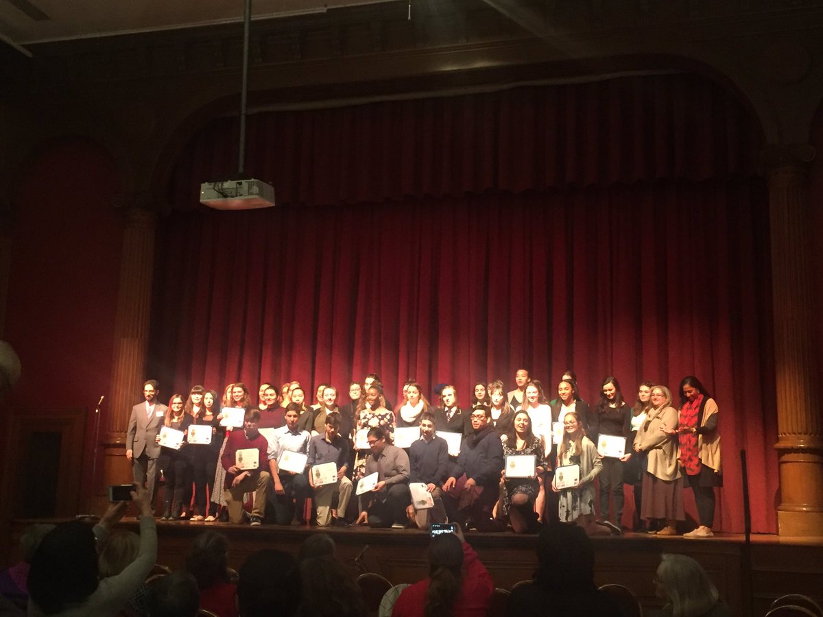 EducatorSimison's tweet image. One helluva day here at @PoetryOutLoud state finals.Time for the homestretch! #ctarts #pol2017 #iampoetryoutloud #connecticut @BaconAcademy