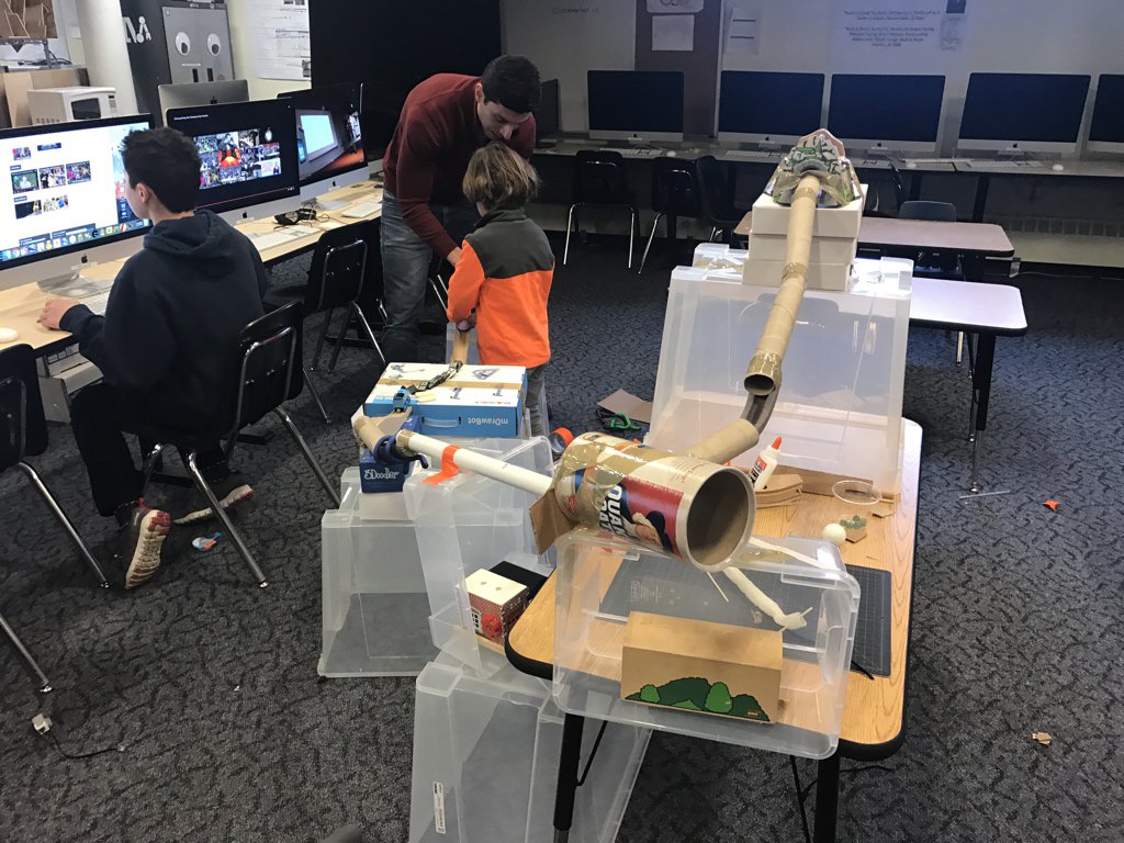 Schmidjon's tweet photo. Awesome morning at the @MeadowbrookMA EurekaLab #saturdaything building contraptions! #makered https://t.co/FIHjso6Tad