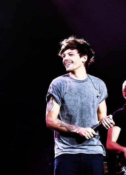 ilonahoran6's tweet photo. I vote for #SteveAoki &amp; #LouisTomlinson “Just Hold On” #Mashup @radiodisney https://t.co/q0JJnsnES9