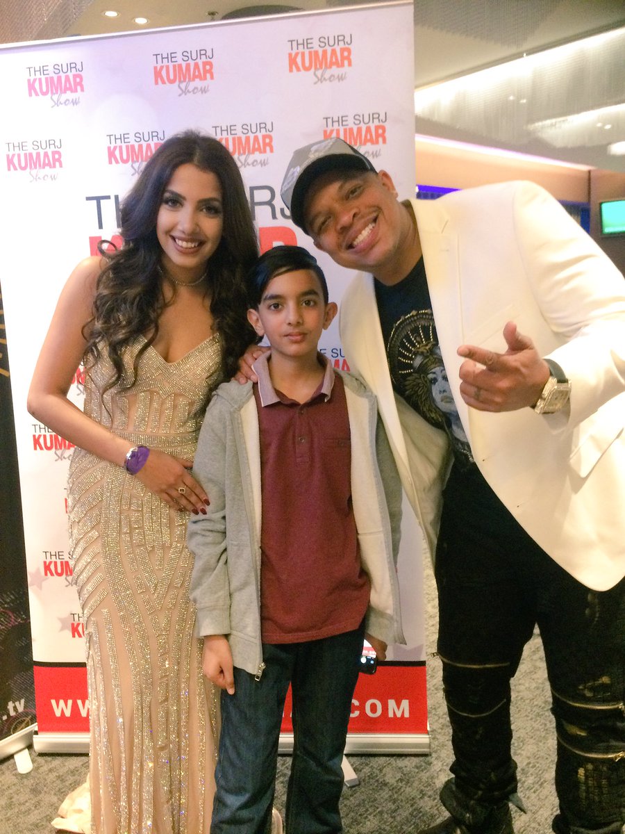 anitachumber's tweet photo. Catching up with @RameetSandhuu  and @MrCurtisYoung @Surj_KumarShow @BritAsiaTV music awards #BAWMA17 https://t.co/zK3Mis5Mh3