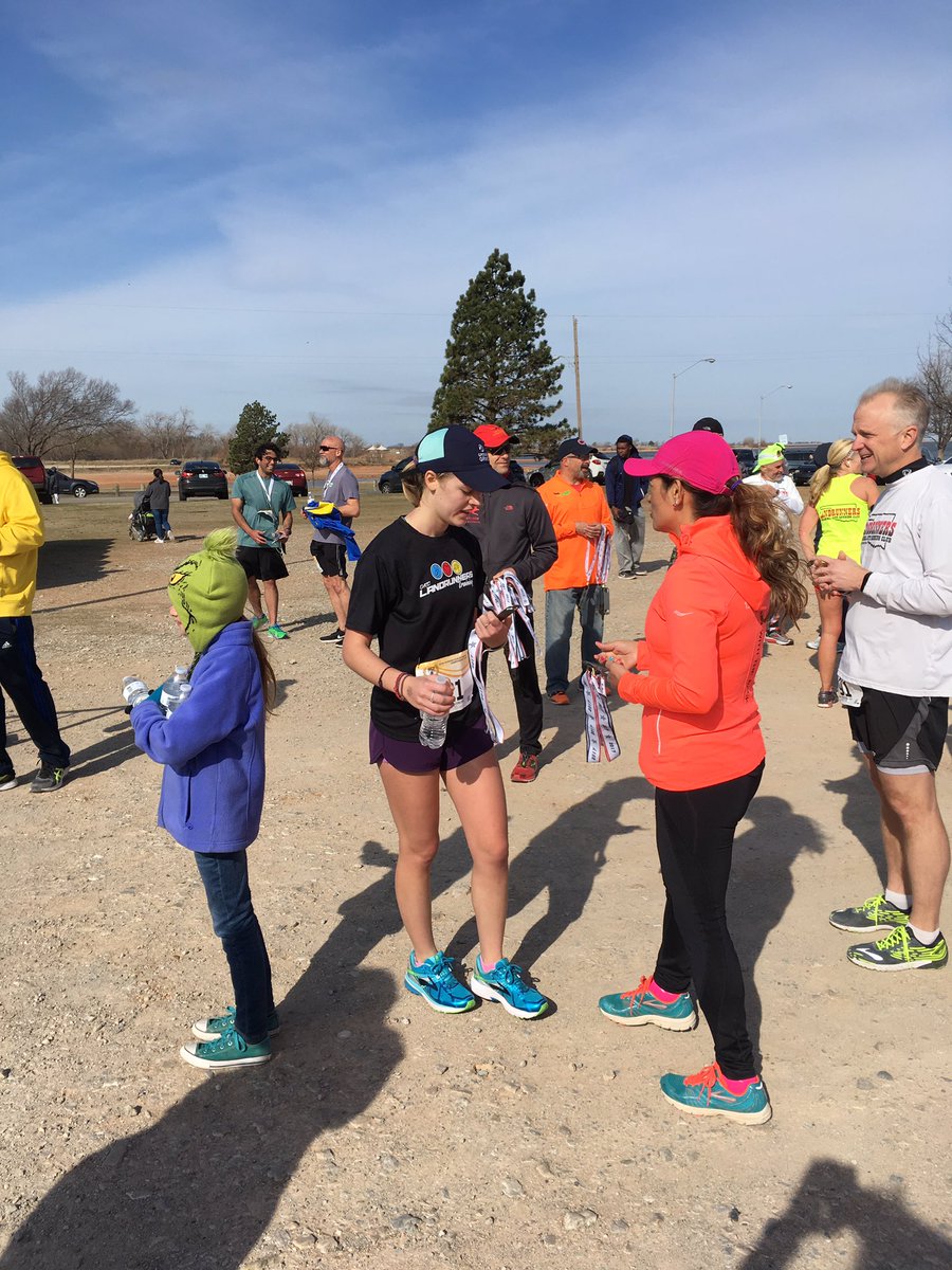 tcblume's tweet photo. Cheering for Evy's 1st official race #25k #beaconrun @LakeHefner https://t.co/22mSckVNPE