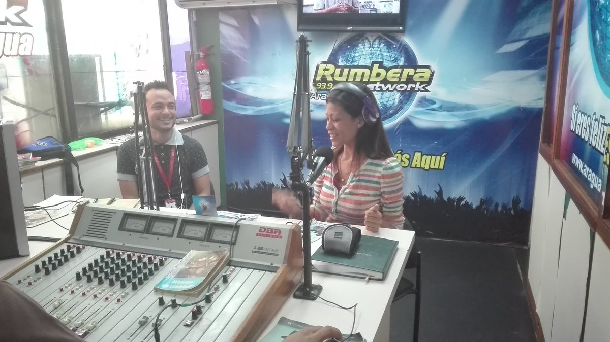 rodolfochtx's tweet photo. Hoy en el programa radial #CarameloLigth hablando del #DiaMundialDelRiñon #DyTx #JuntosSomosMas #CorazonAltruista ❤ @fundavene . Gracias! https://t.co/Gesvs3TKZN