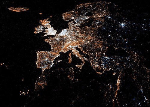 Earth Hour: één uur het licht uit voor de aarde. Het is nodig. Kijk maar: Nederland valt ontzettend op #earthhourov