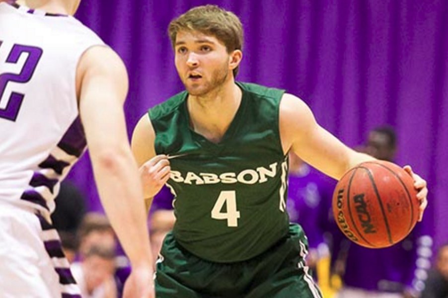 Watch the live showing of the Women's Basketball game tonight 5pm at Pub!! Then, head on over to Staake gym to watch Men's!! #NCAAs