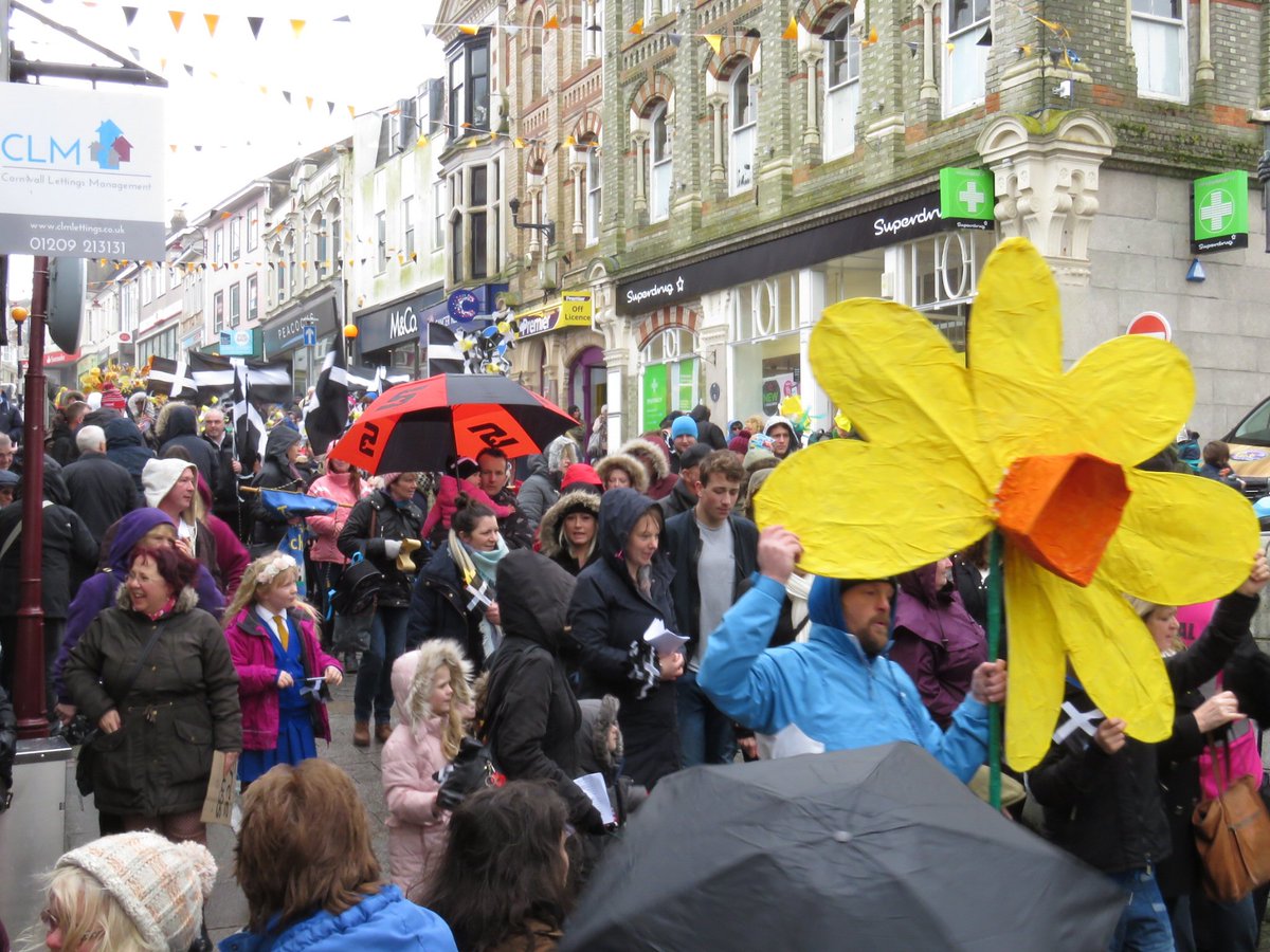 Gwrello glaw yn hwir
Tamm glyb yn Resrudh
#GoelPeran #Kernewek #Kernow #StPiransDay -1