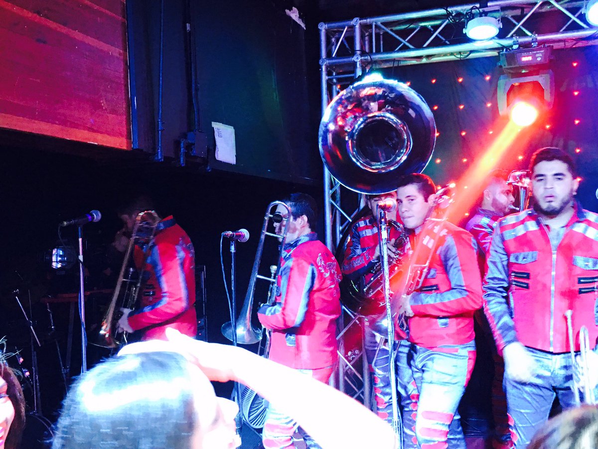 b_ranchoviejo's tweet photo. Gracias Gilroy CA por cantar y bailar al Ritmo de la BANDONONONA #QueMachin y seguimos #DejandoHuella 👣 https://t.co/4wb7lrUlBv