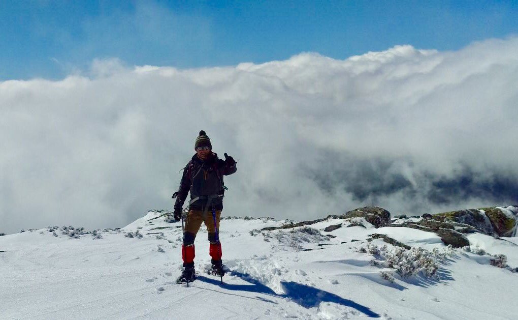 Montaña, nieve y raquetas, buena combinación para la mañana del sábado.