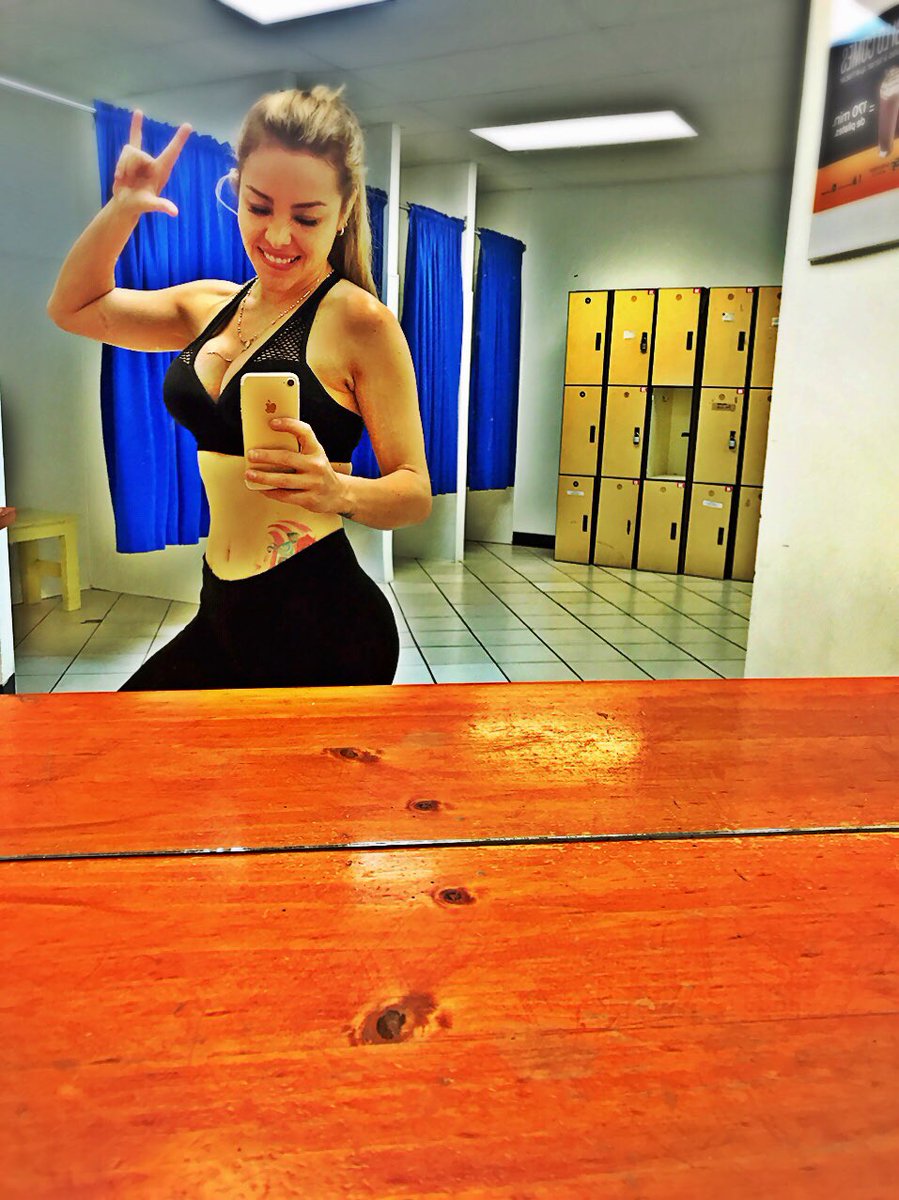 yazzauceda's tweet image. Buenas tardes ⛈🌧☔️🌊🌊 así está en Mty 👀 #diadecardio "Focus" #gymtime Buen Sábado