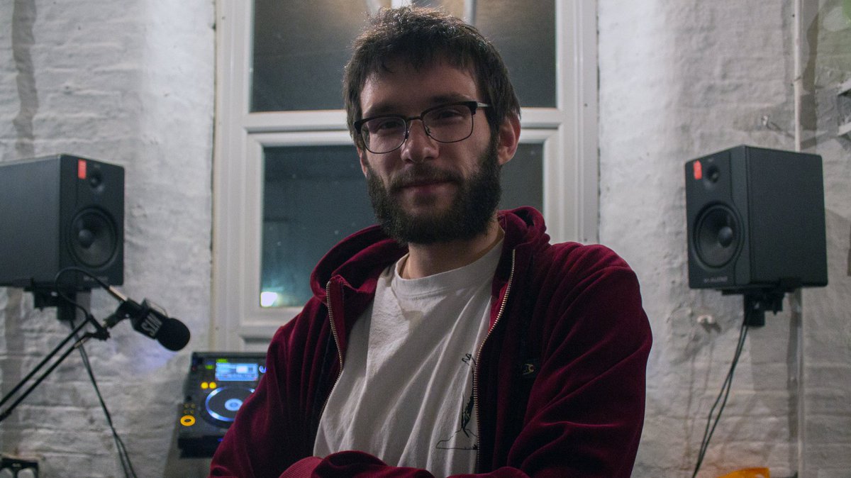 Kickin Pigeon Galactic Bounce playing entheogenic planetary music. Live from Manchester until 21.00 - nts.live/2